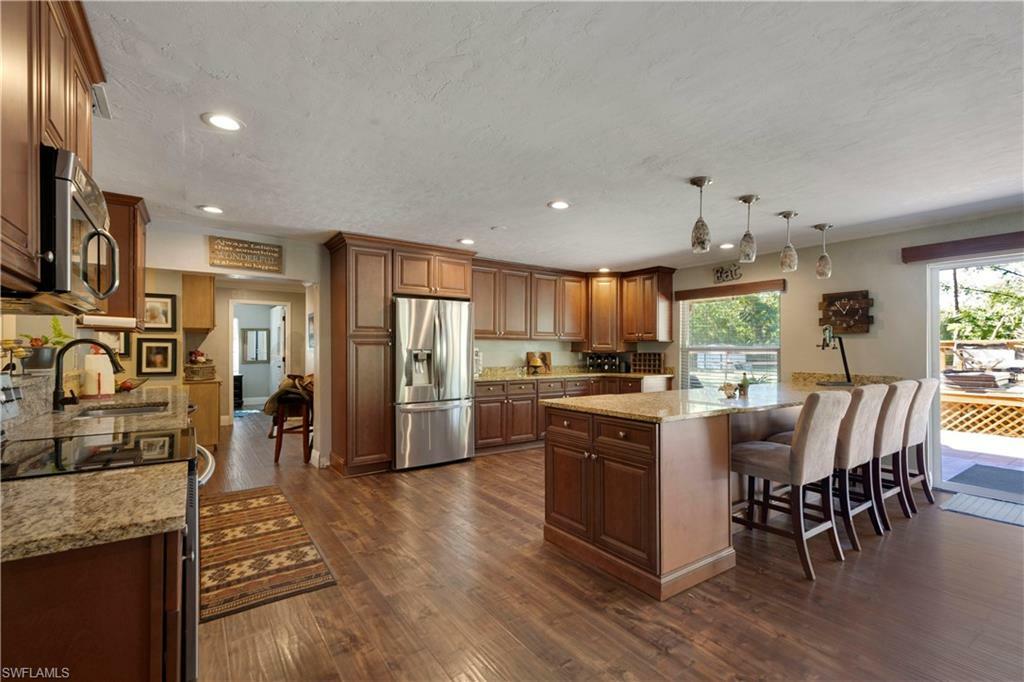 Property Photo: 25314 Pinson Dr FL 34135