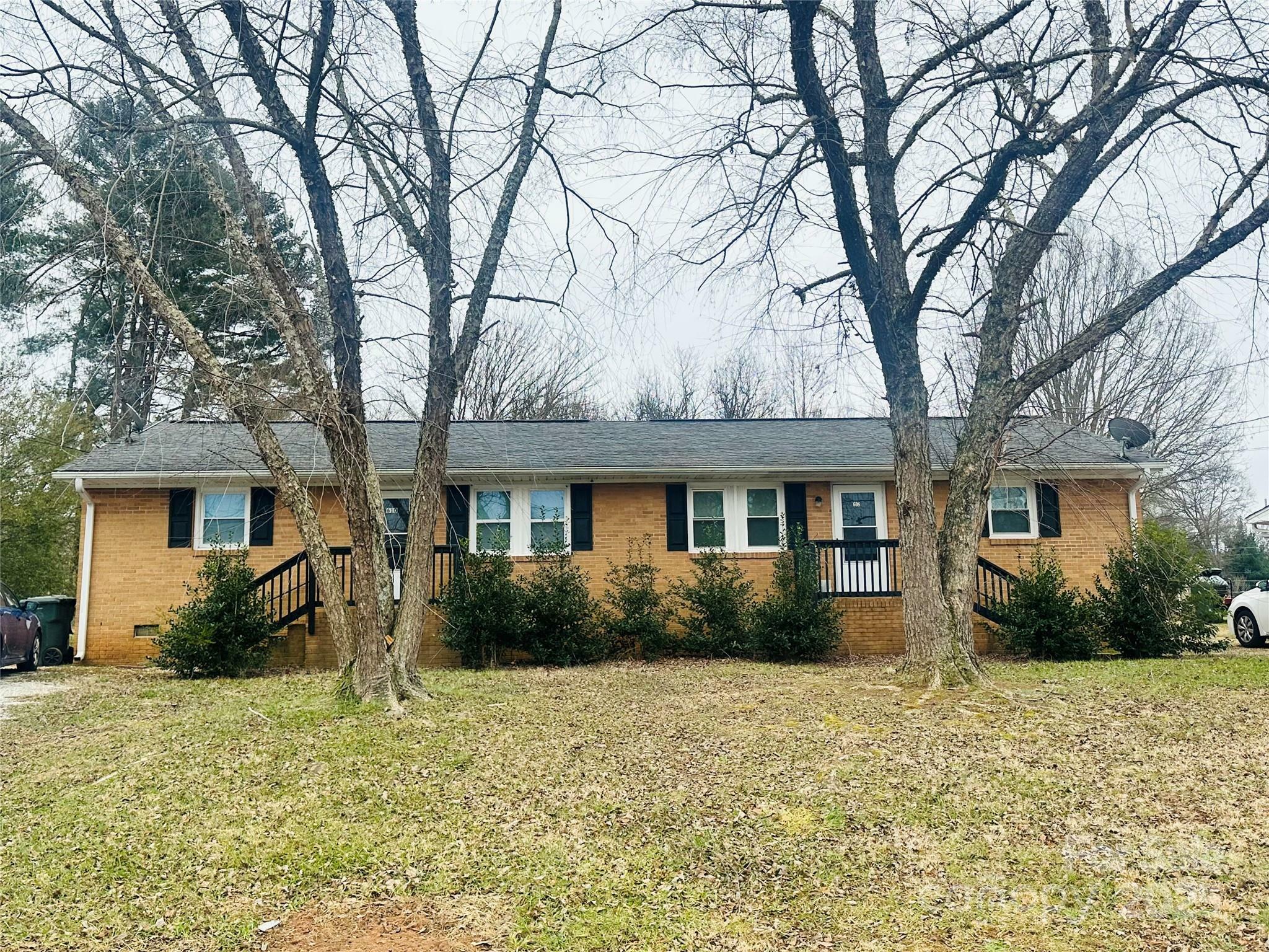 Property Photo: 608/610 Temple Street NC 28086
