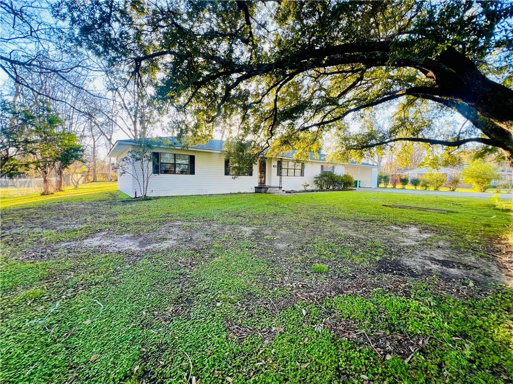 Property Photo:  104 Woodland Avenue  LA 71334 