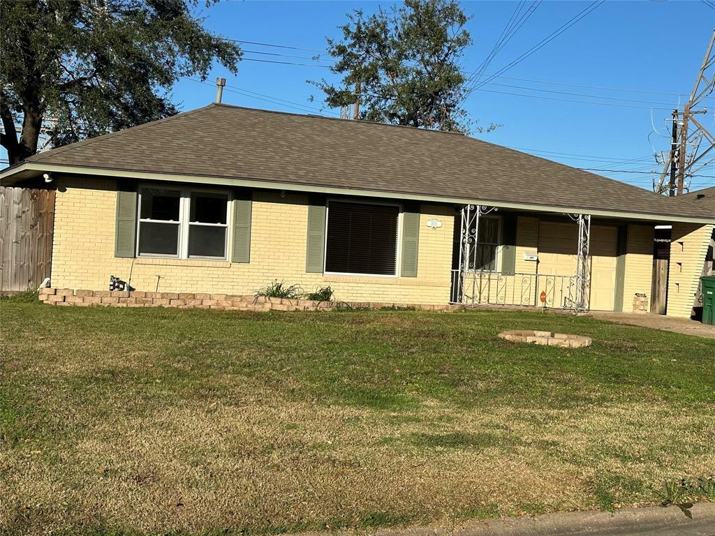 Property Photo:  3011 Guese Road  TX 77018 