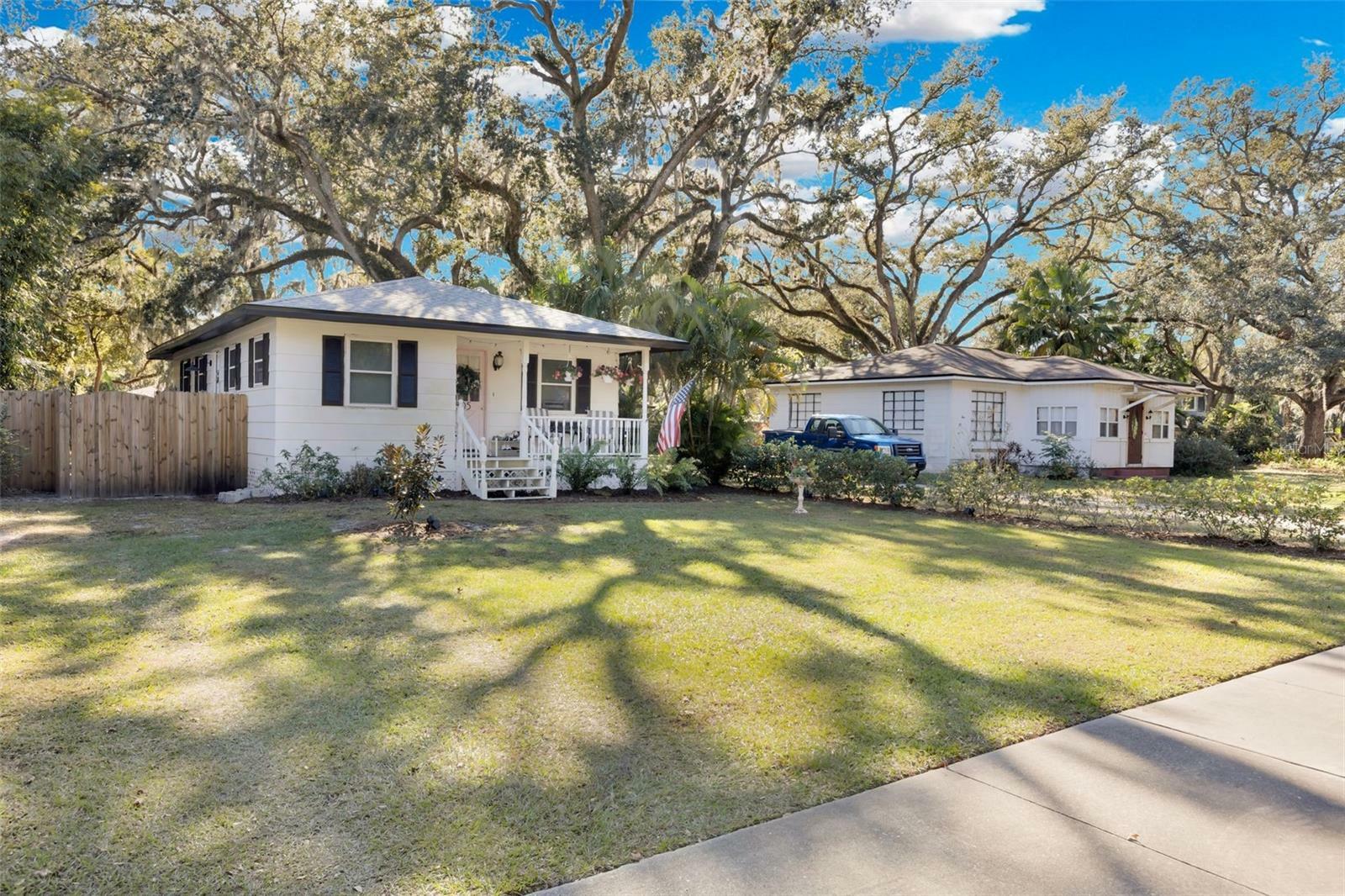 Property Photo:  805 E 20th Street  FL 32771 