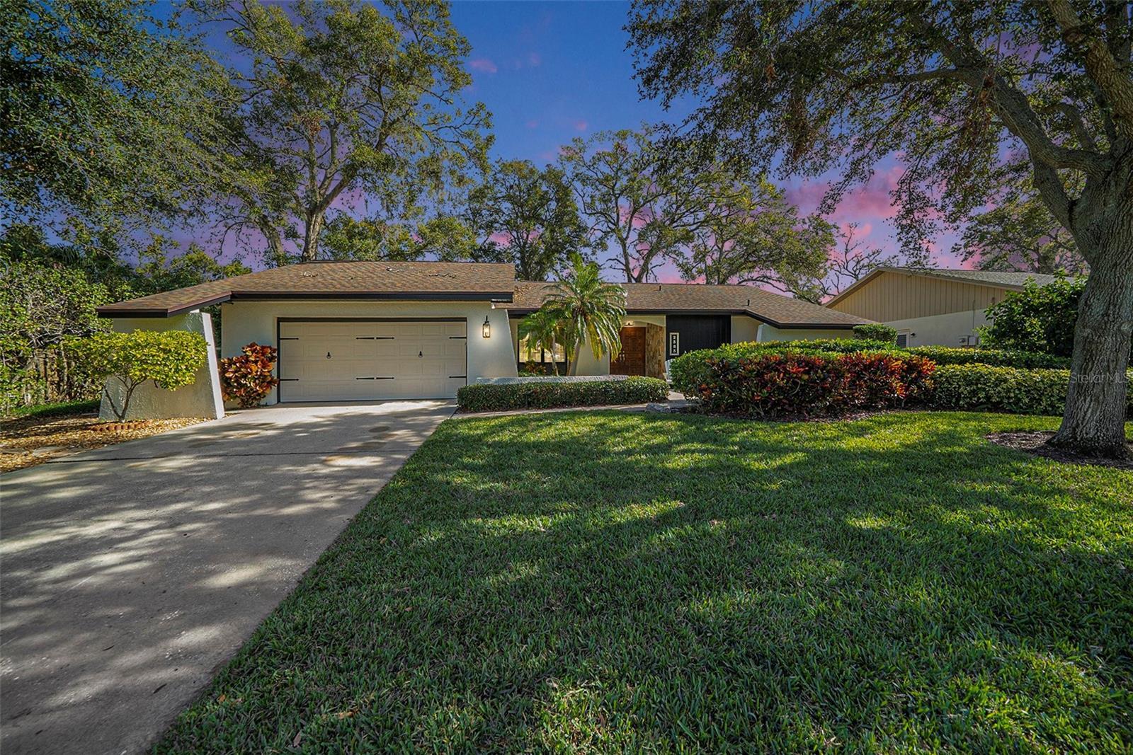 Property Photo: 2383 Indian Trail E FL 34683