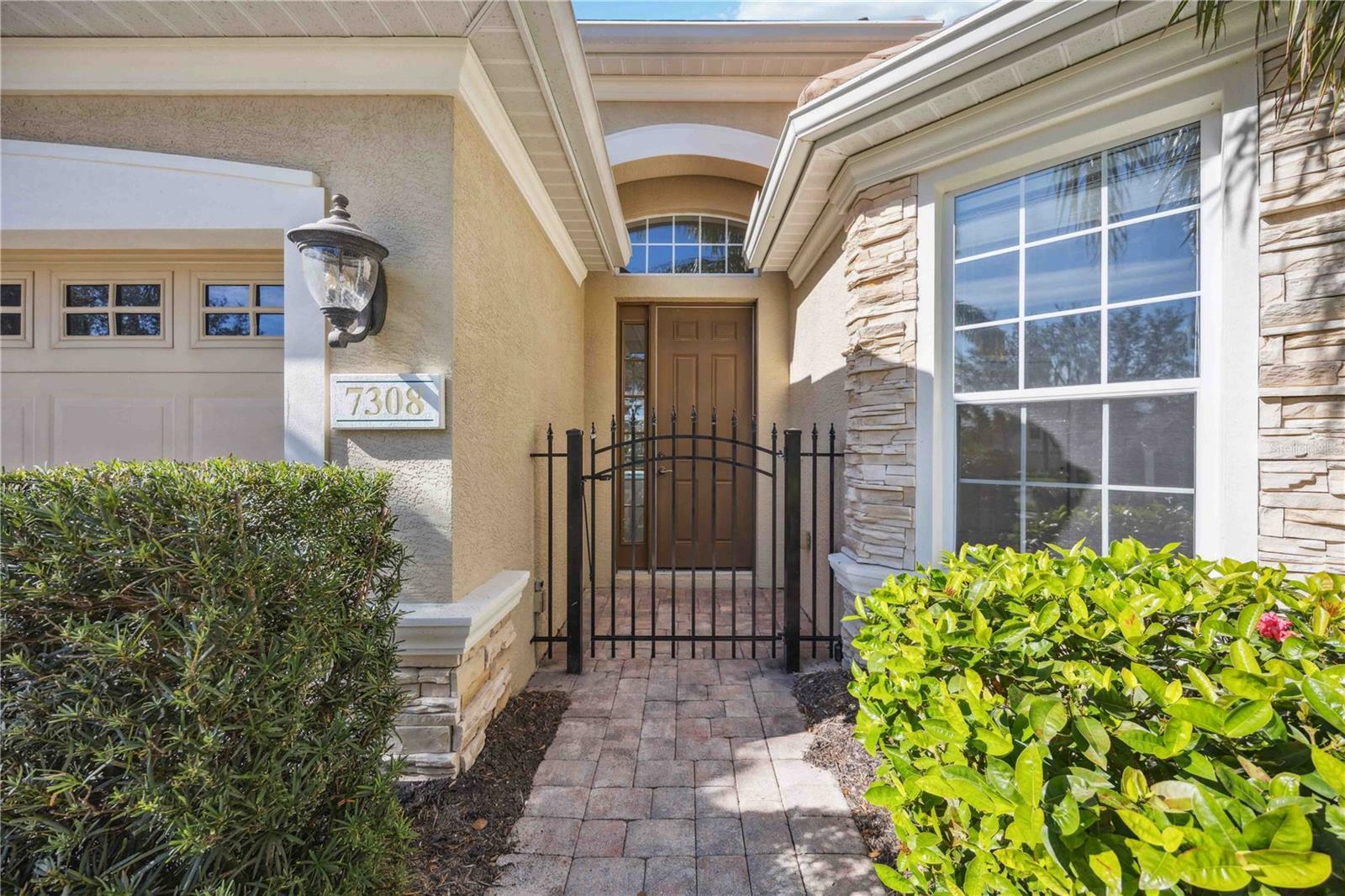 Property Photo:  7308 Lake Forest Glen  FL 34202 