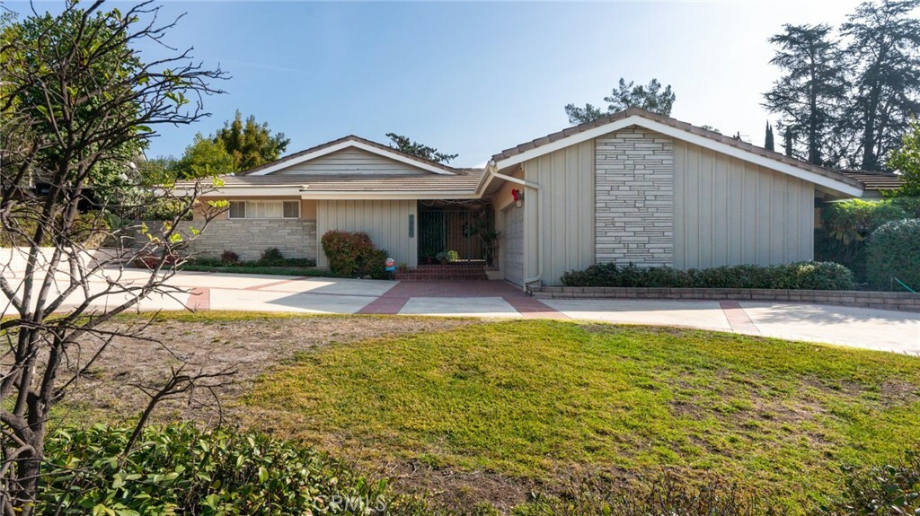 Property Photo: 1960 Liliano Drive CA 91024
