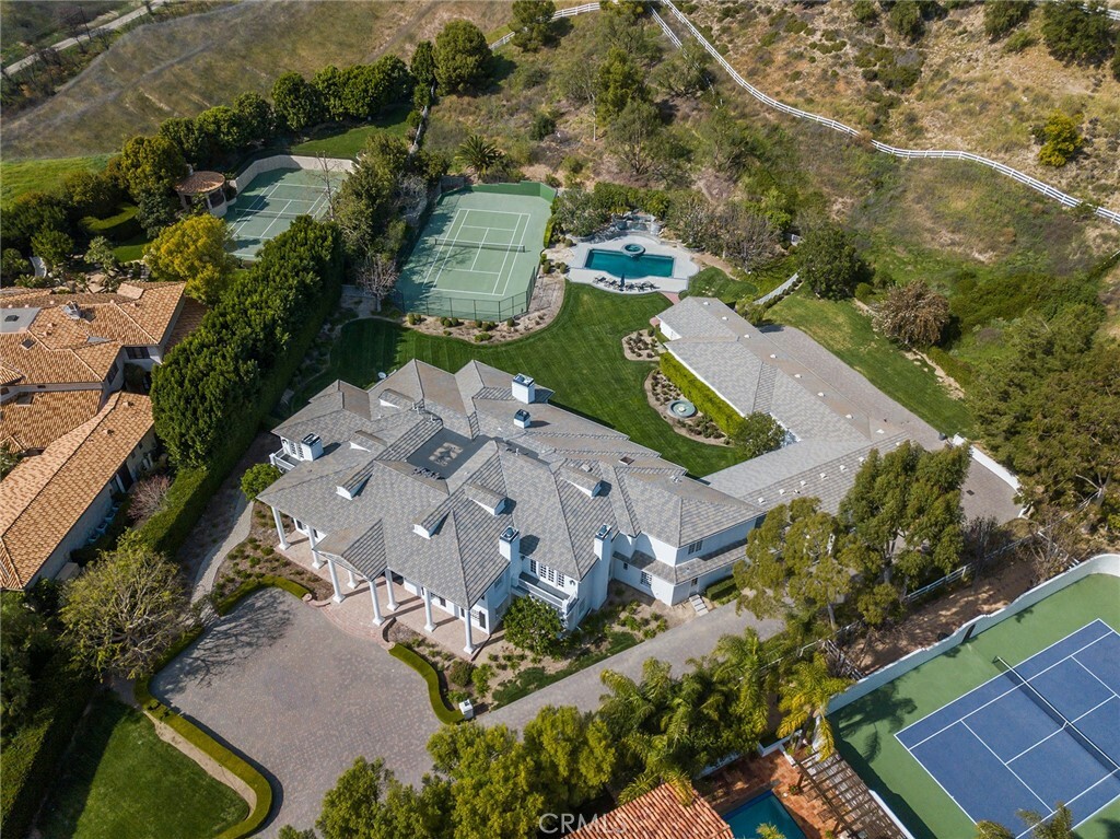 25131 Butterfield Road  Hidden Hills CA 91302 photo