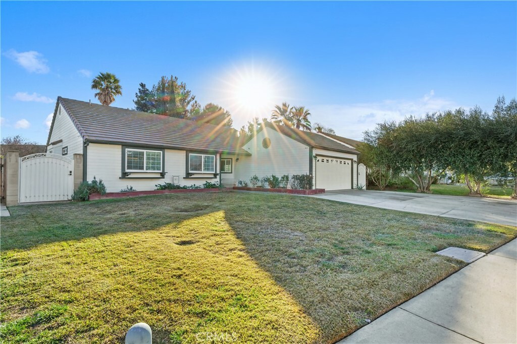 Property Photo:  5498 Baywood Street  CA 92504 