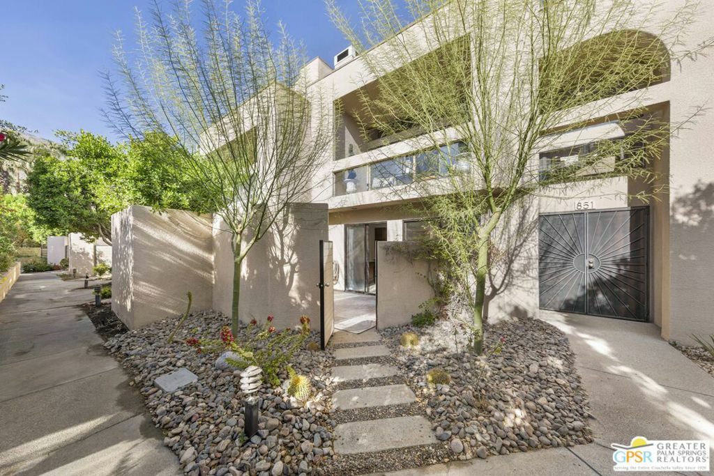 Property Photo:  851 Village Square  CA 92262 