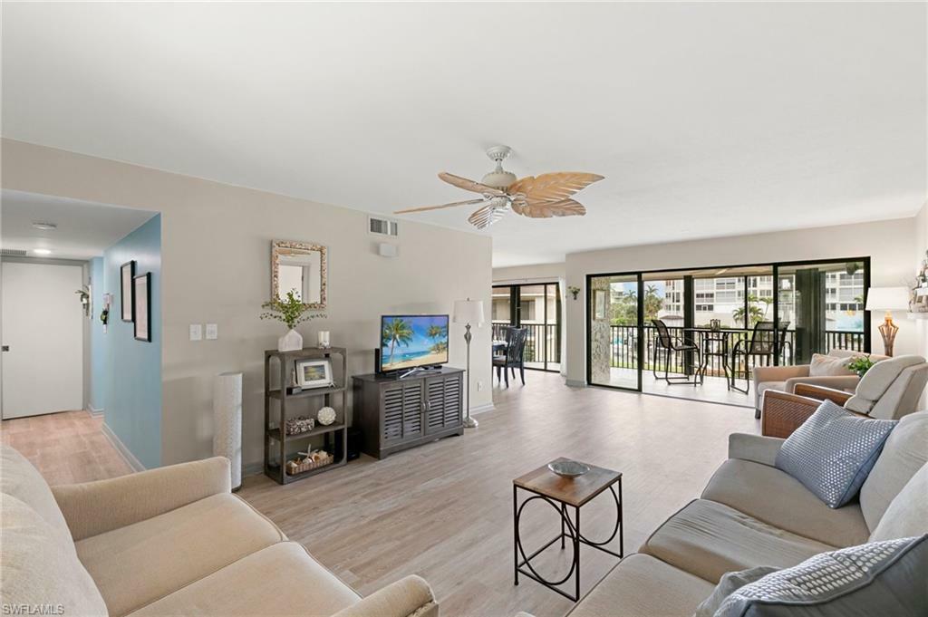 Property Photo: 881 Panama Ct 304 FL 34145