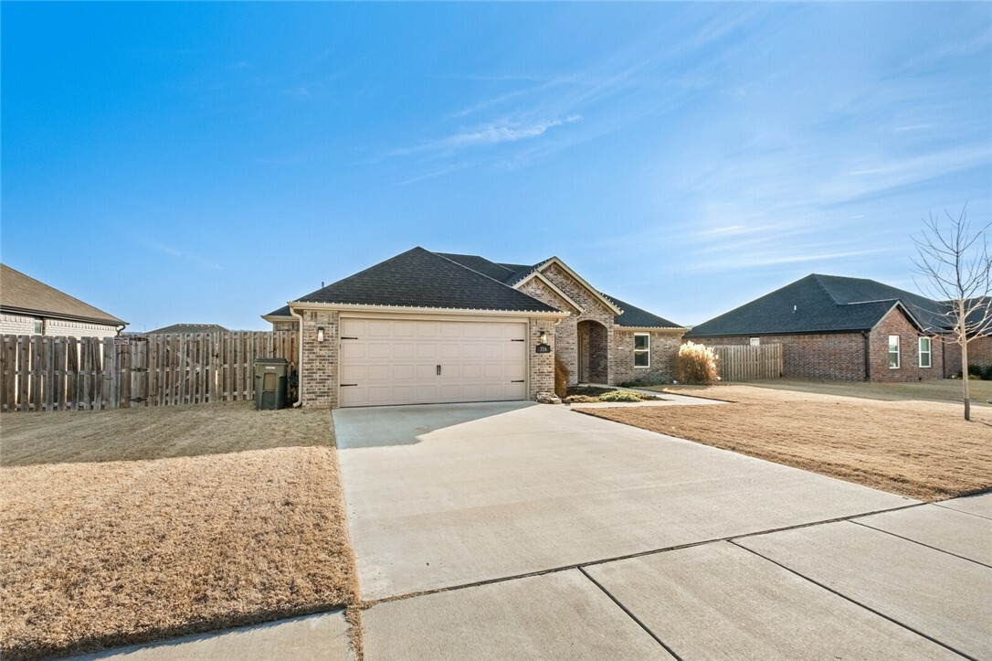 Property Photo:  316 N Otoe Street  AR 72730 