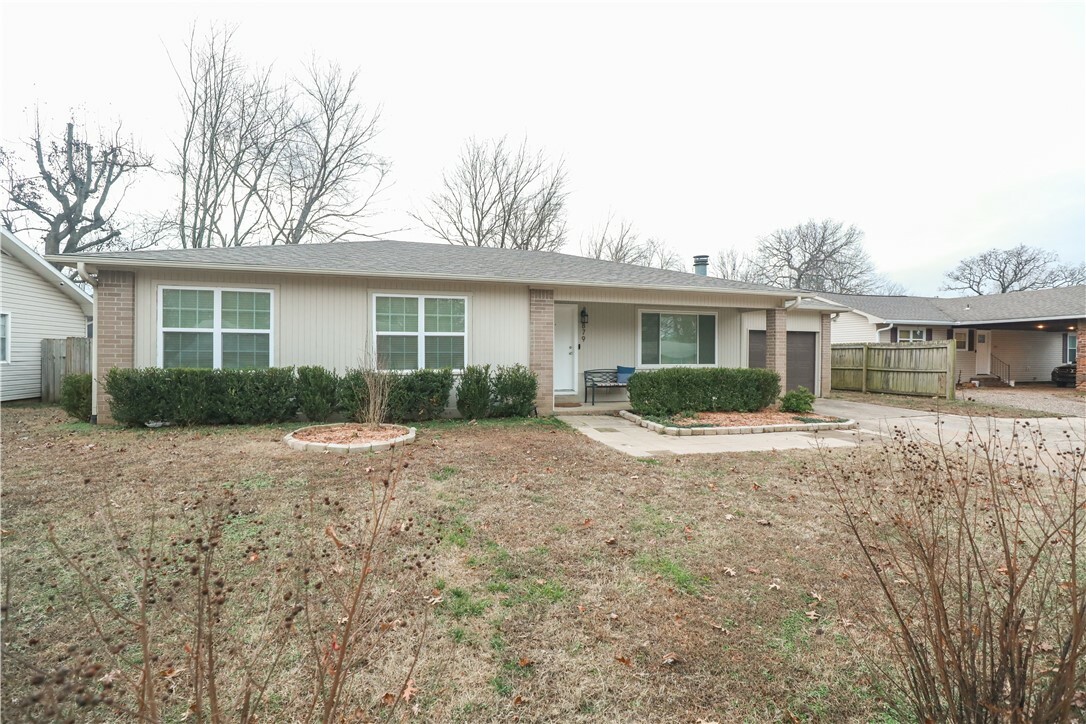 Property Photo:  879 W Eden Circle  AR 72701 