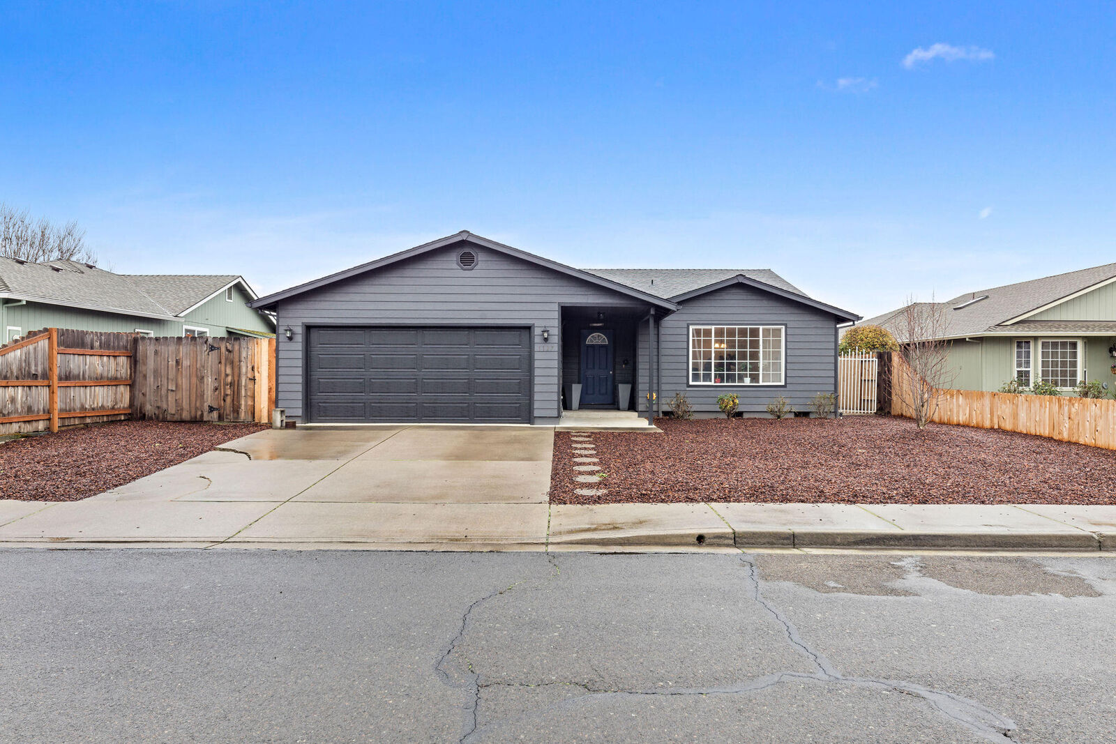 Property Photo:  1127 Coachman Drive  OR 97502 