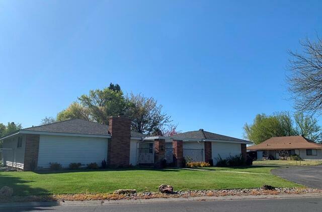 Property Photo:  4864 Gatewood Drive  OR 97603 