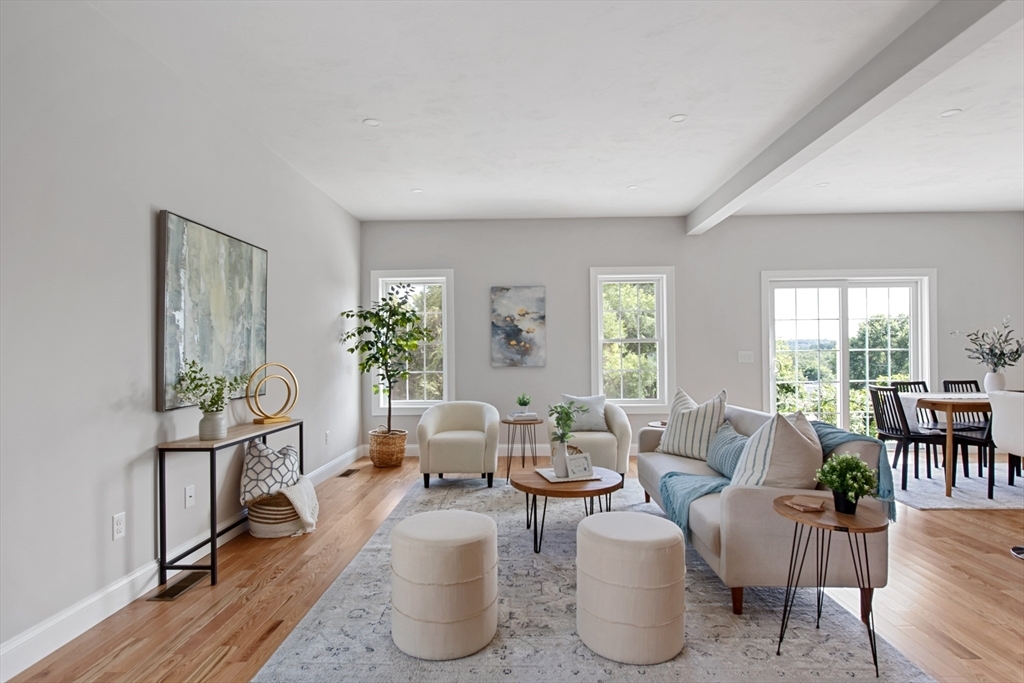 Property Photo:  77 Upland St  MA 01607 