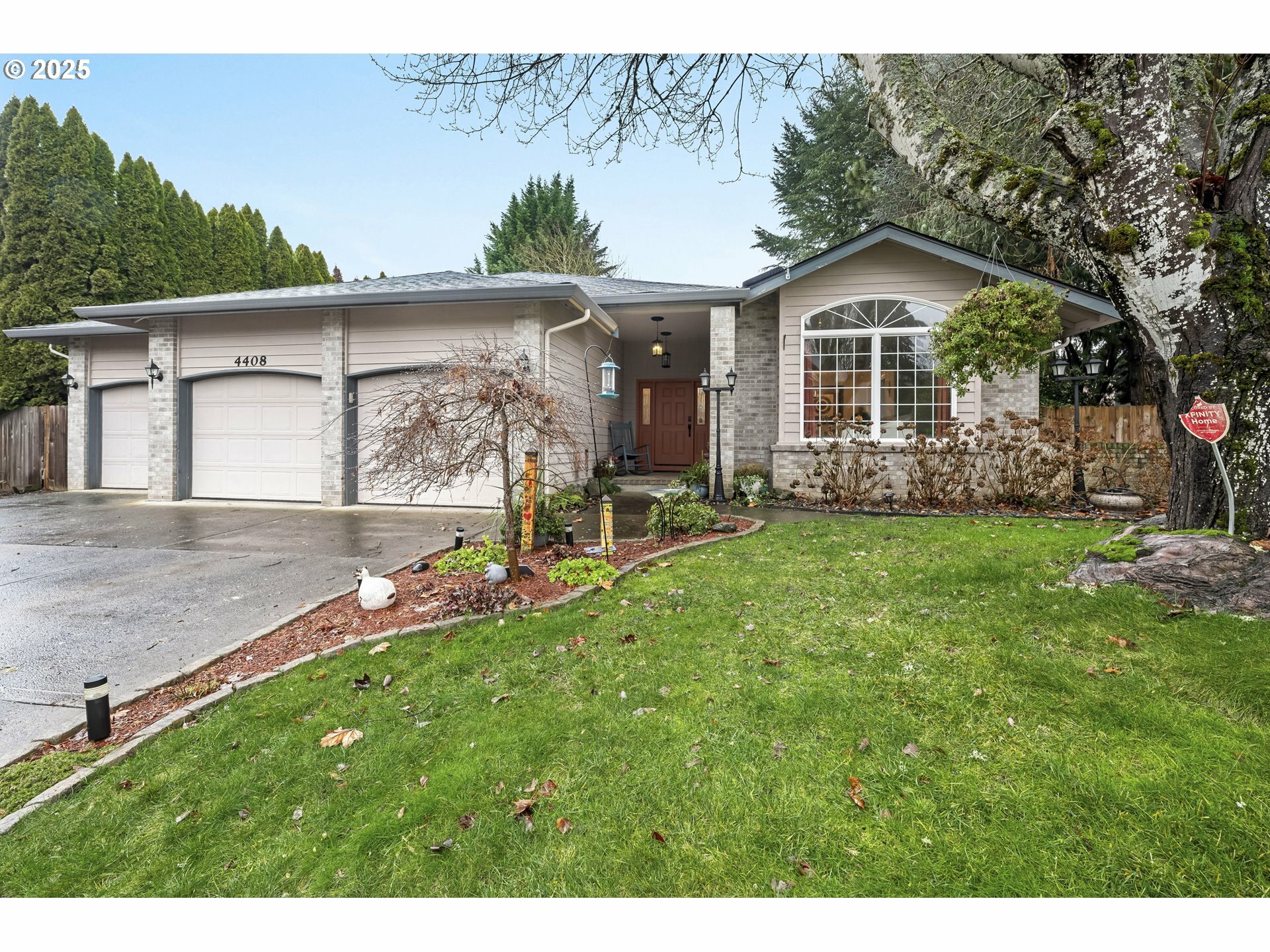 Property Photo:  4408 NE 123rd Cir  WA 98686 