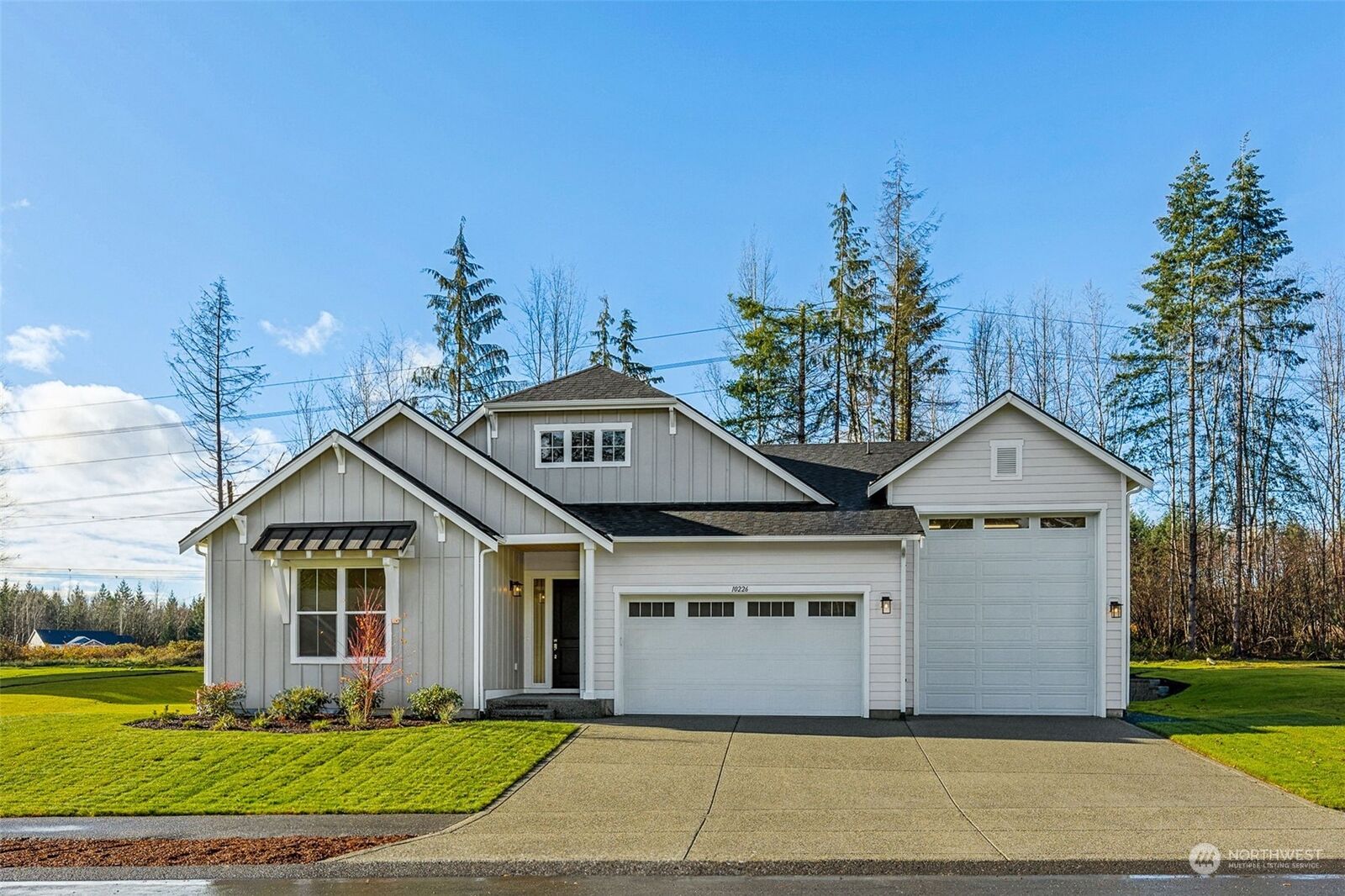 Property Photo: 10226 135th Avenue NE 31 WA 98258