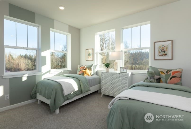 Property Photo:  19241 NE 69th Circle 102  WA 98052 