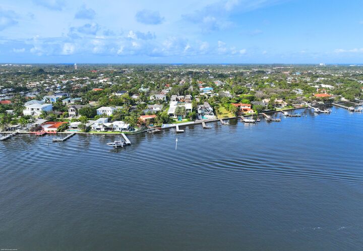 Property Photo: 7810 S Flagler Drive FL 33405