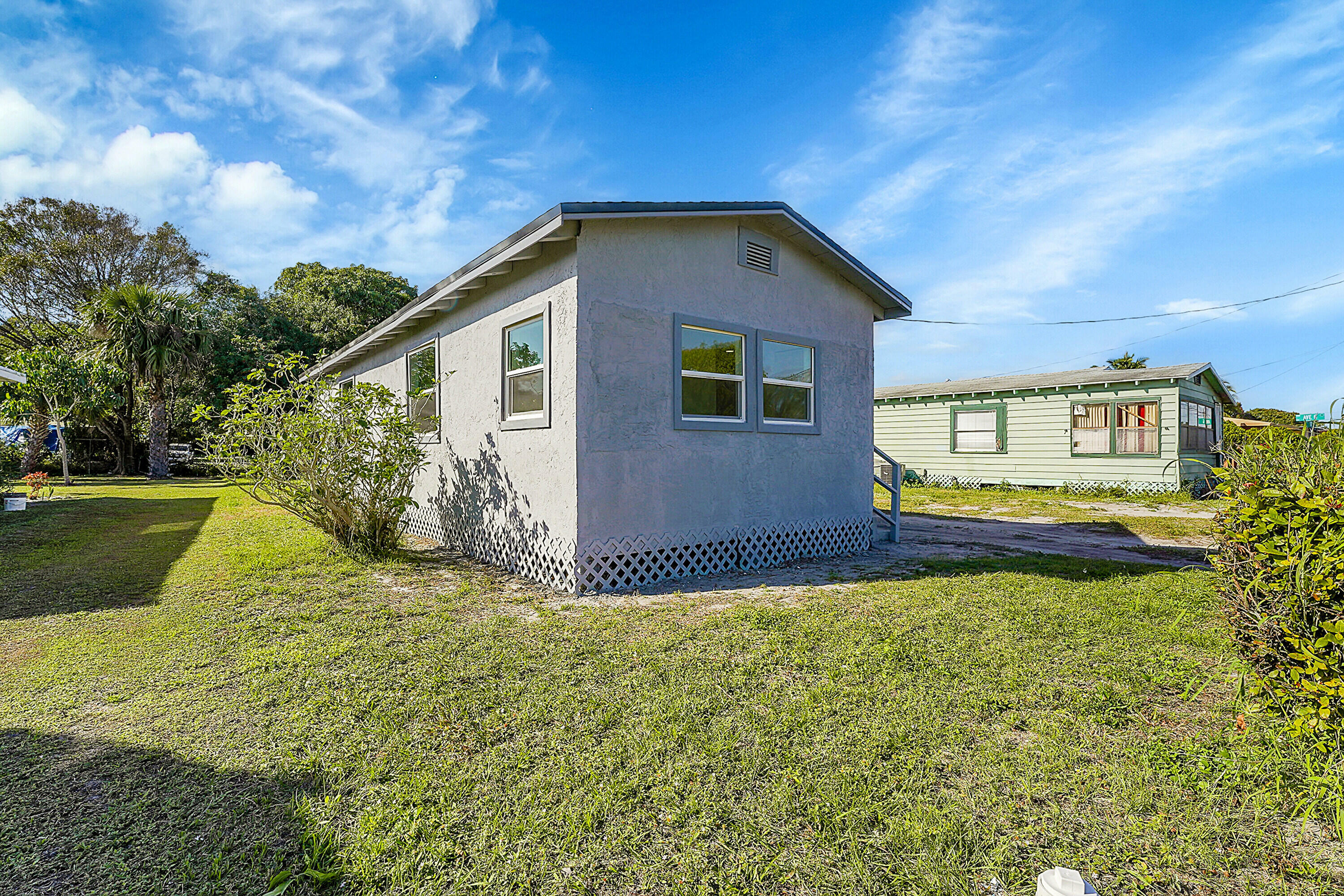 Property Photo:  711 N 17th Street  FL 34950 