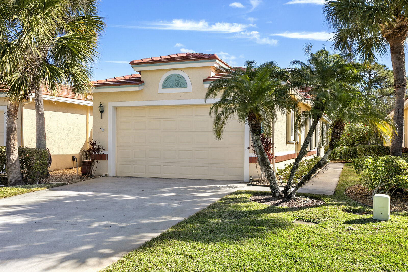 Property Photo: 1457 SW Greens Pointe Way FL 34990