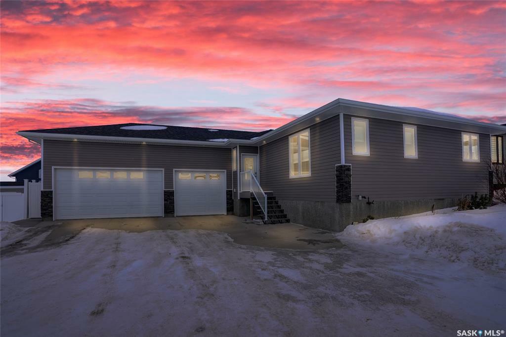 Property Photo:  192 Wellington Drive  SK S6K 0A6 