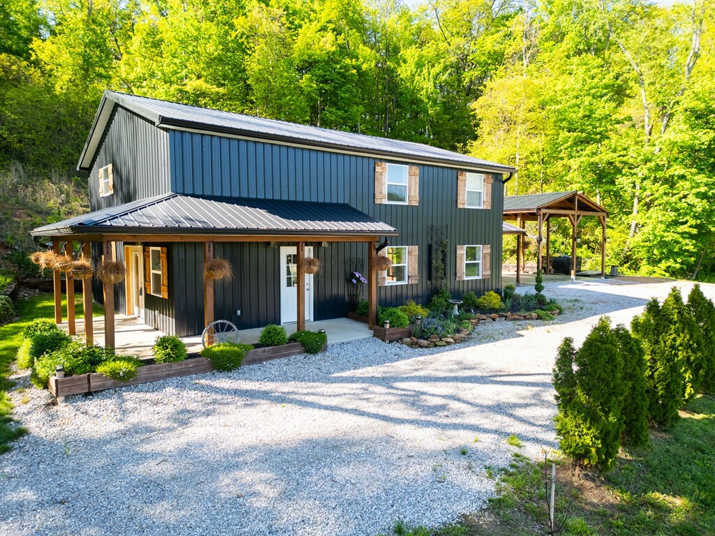 Property Photo: 4590 Hopewell Church Road OH 43130