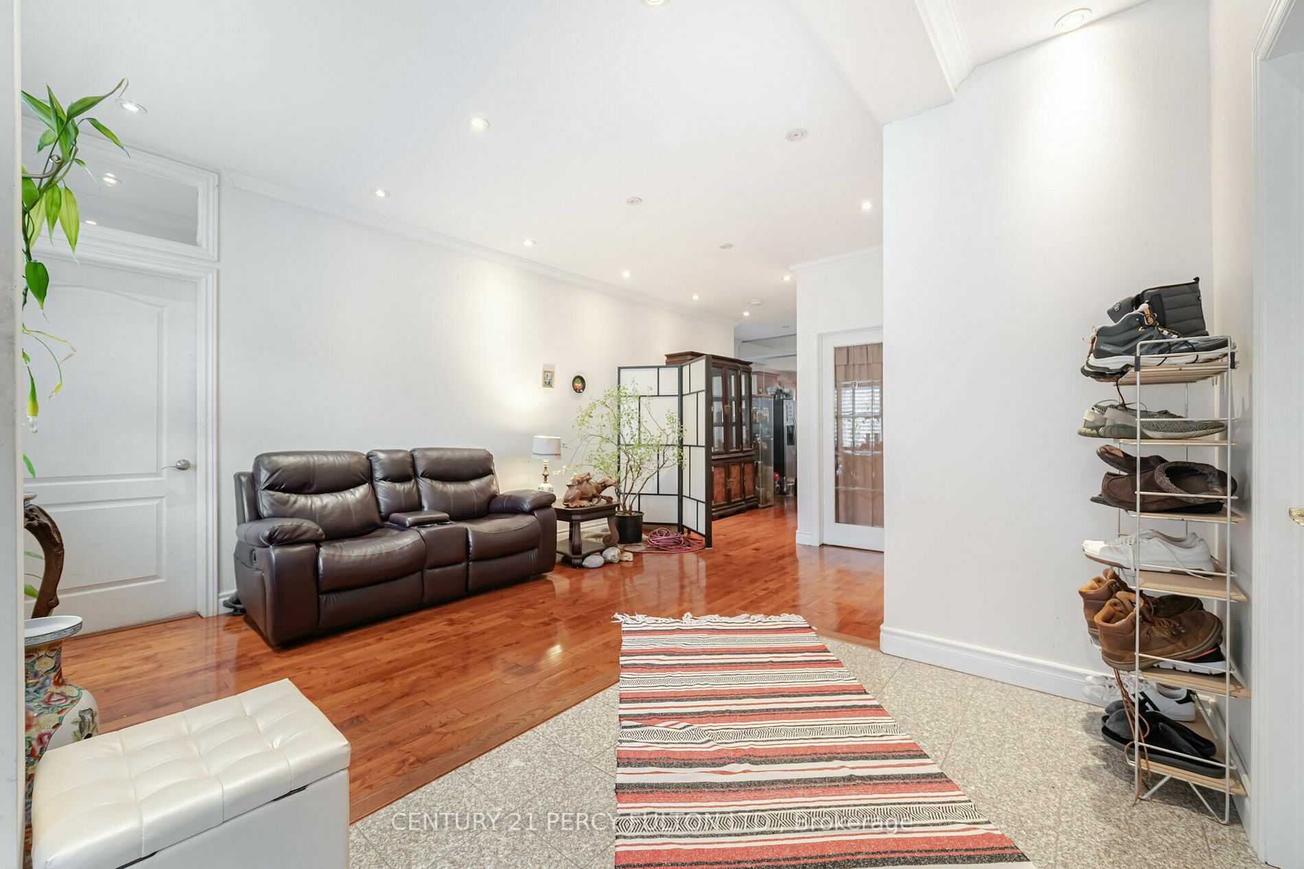 Property Photo:  206 Finch Ave E  ON M2N 4R9 