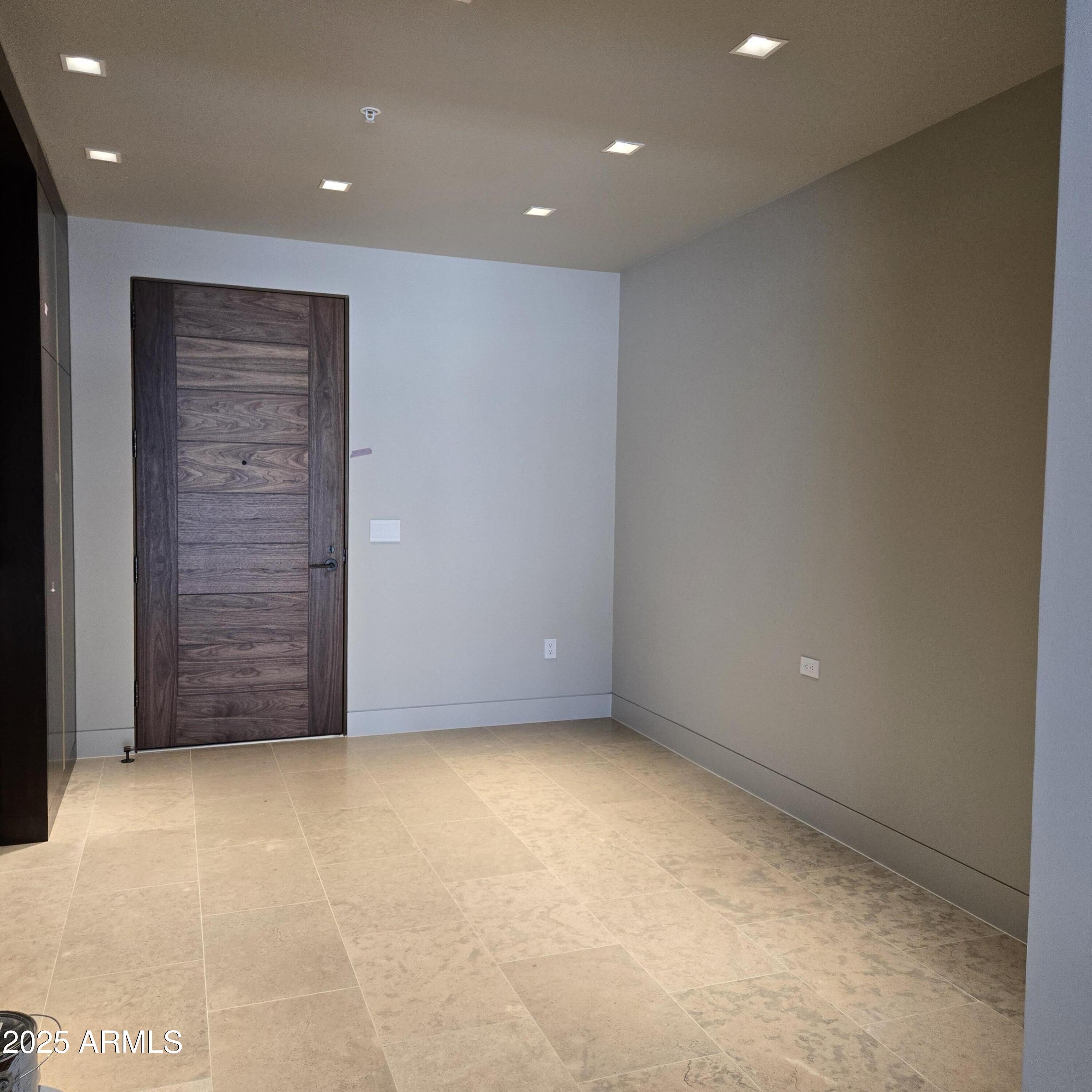 Property Photo: 6587 N Palmeraie Boulevard 2022 AZ 85253