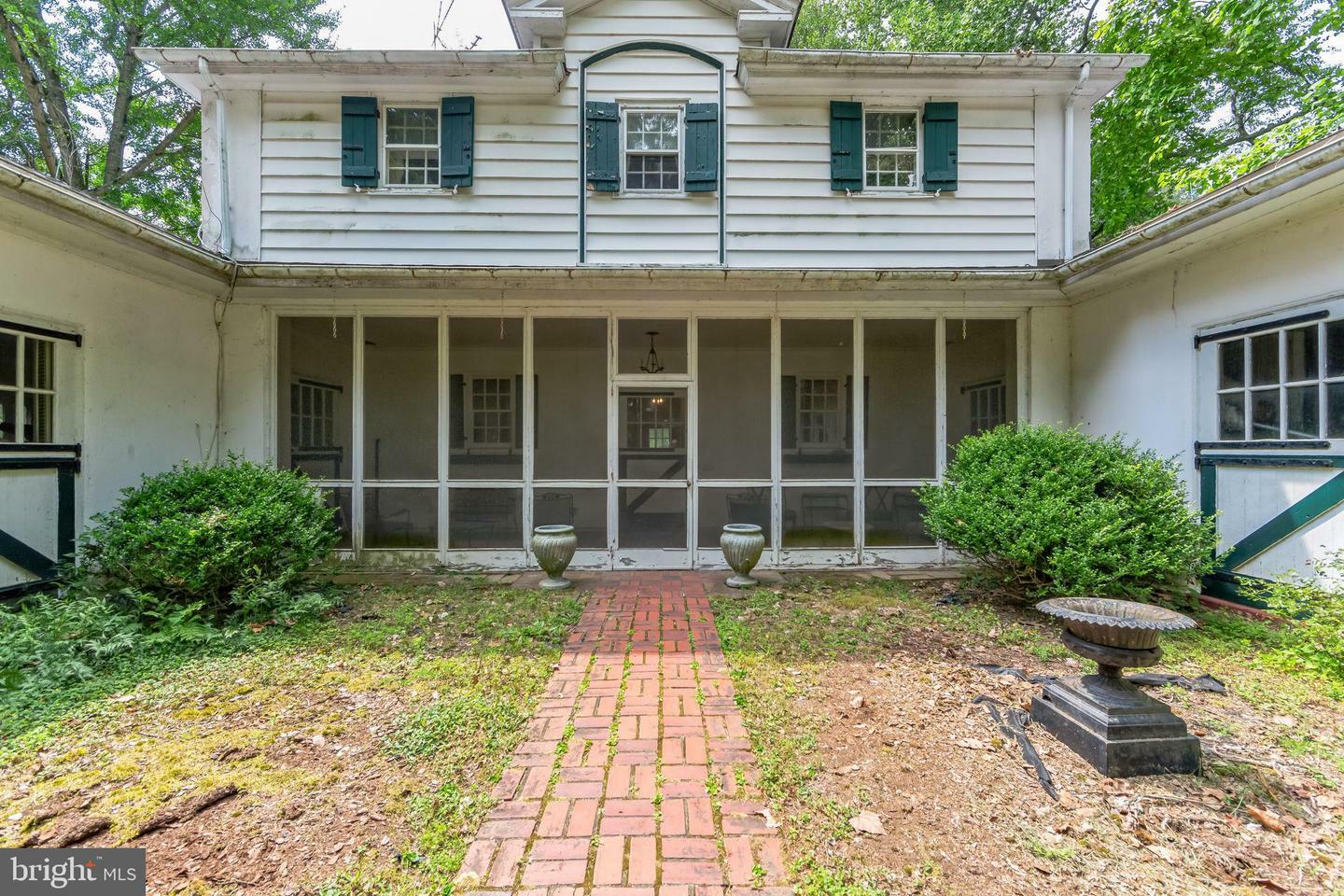 Property Photo:  1570 Pocopson Road  PA 19382 