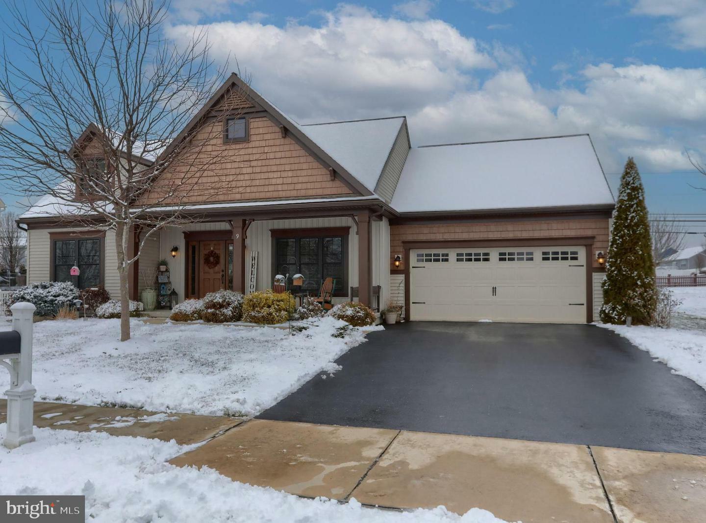 Property Photo:  9 Finch Drive  PA 17003 