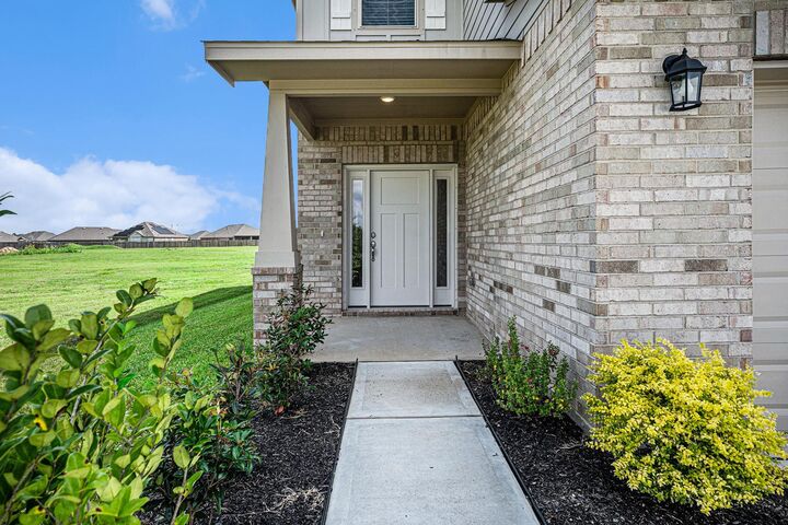 Property Photo: 5307 W Bayou Maison Circle TX 77539