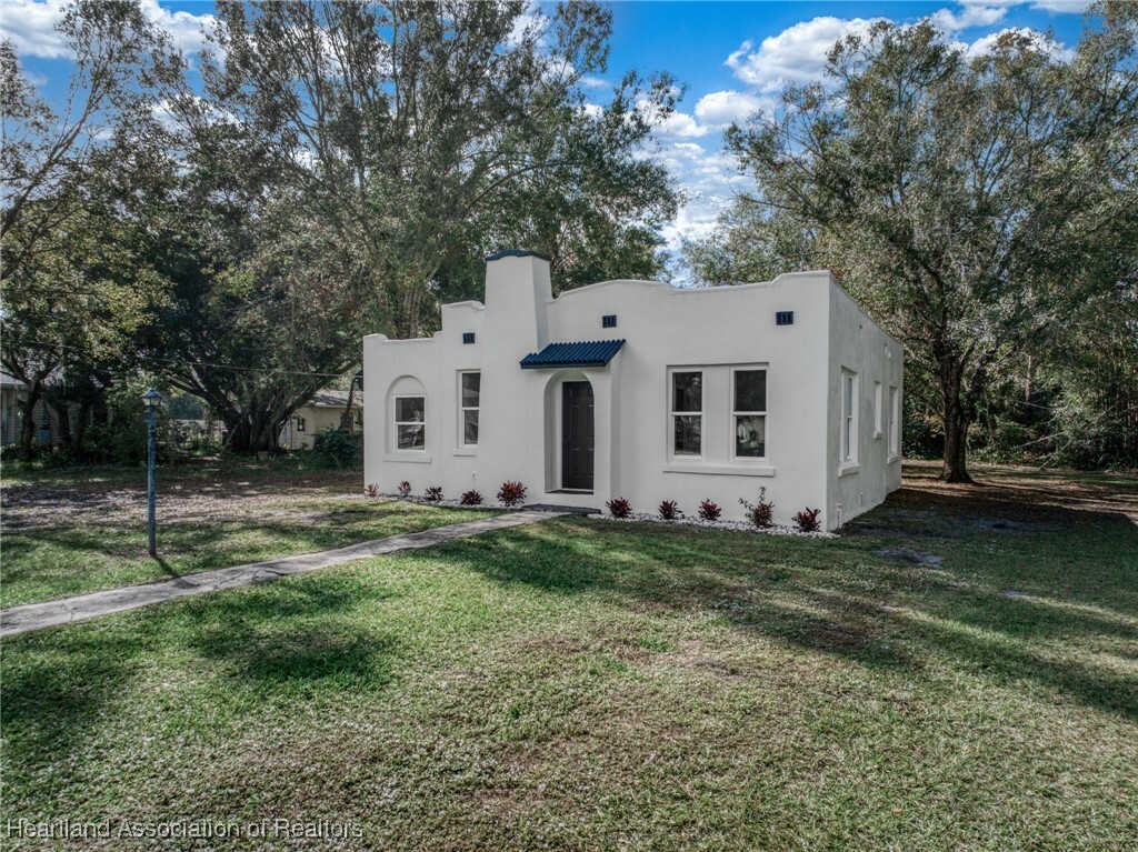 Property Photo:  2417 Gardenview Road  FL 33870 