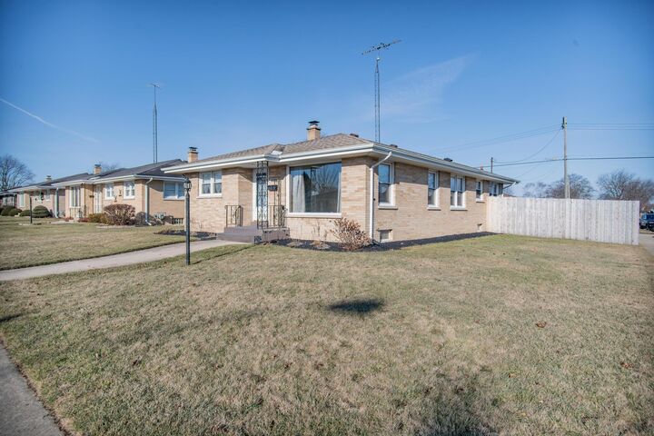 1802 21st St  Kenosha WI 53140 photo