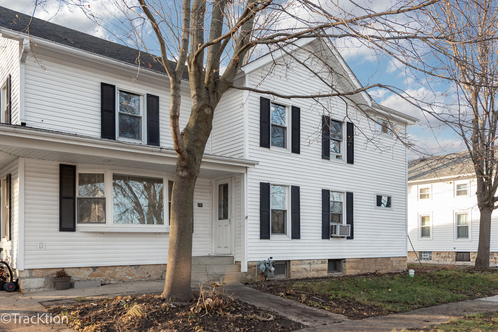 Property Photo:  141 Garfield Street 1  IL 60520 