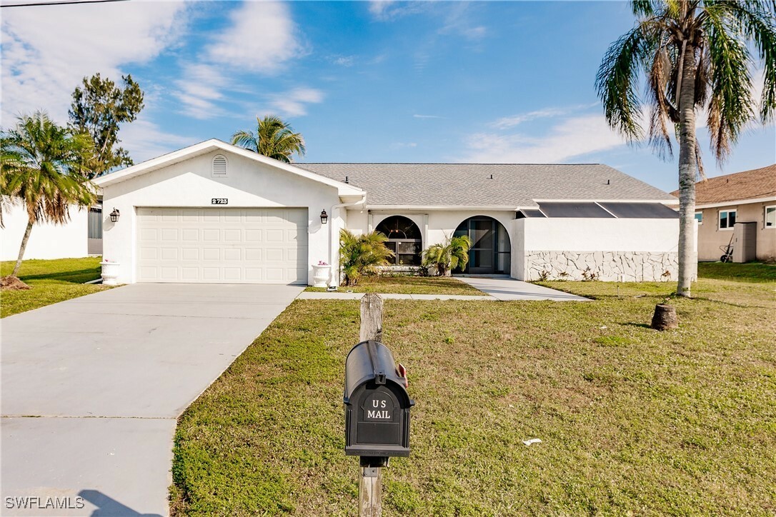 Property Photo:  2723 SW 5th Avenue  FL 33914 