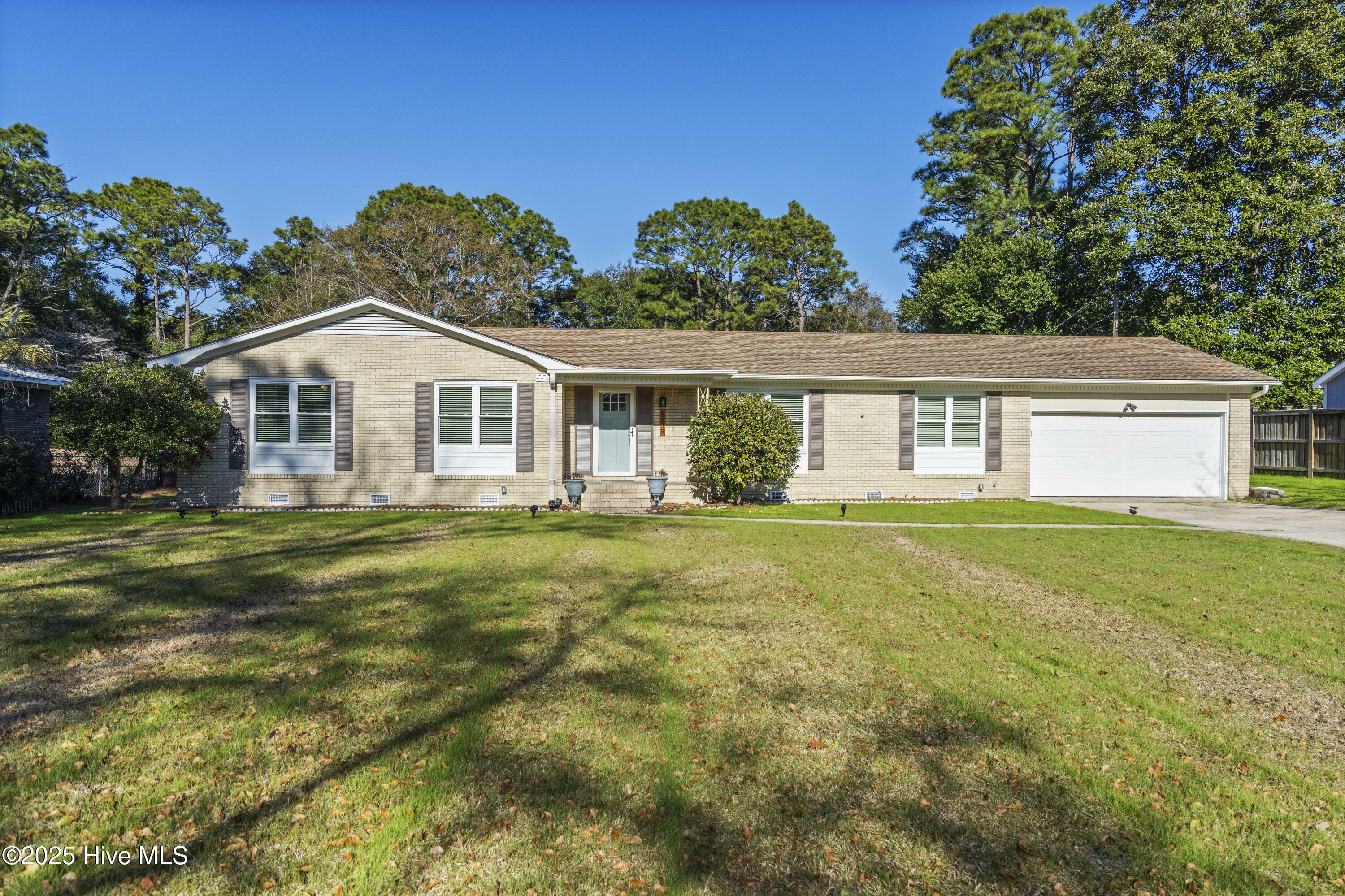 Property Photo:  5135 Oriole Drive  NC 28403 