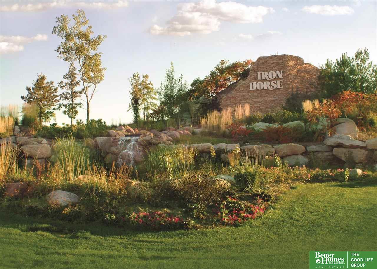 Property Photo: 1302 Quarry Circle 1R4 NE 68003
