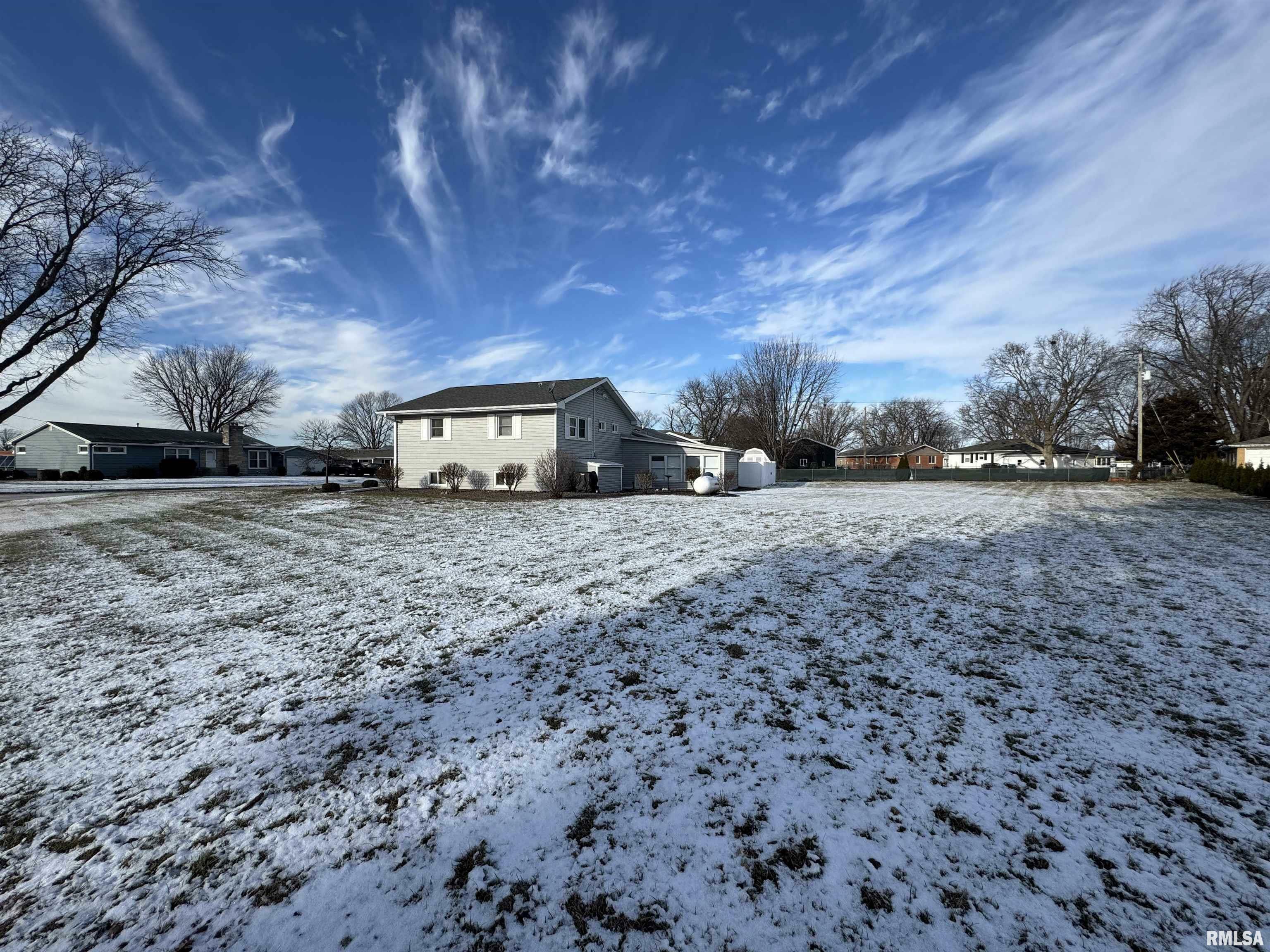 Property Photo:  997 Dayton Drive  IL 61401 