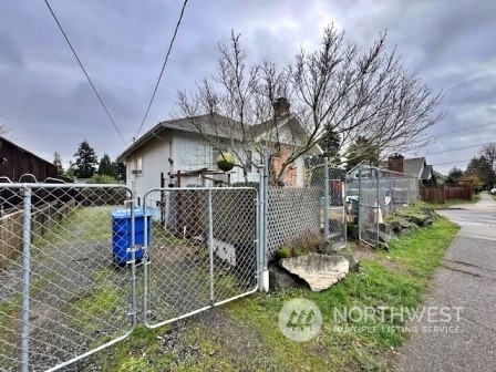 Property Photo:  5518  39th Avenue S  WA 98118 