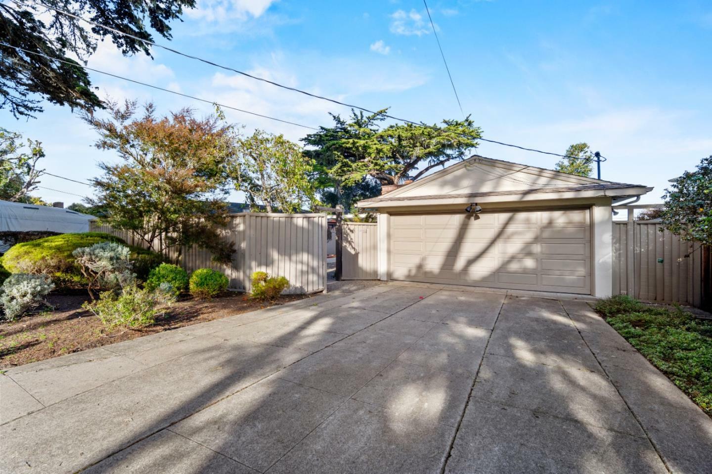 Property Photo: 1118 Crest Avenue CA 93950