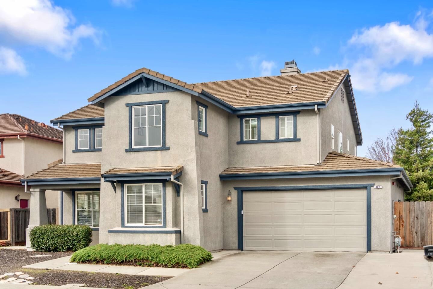 Property Photo: 422 Kensington Way CA 94503