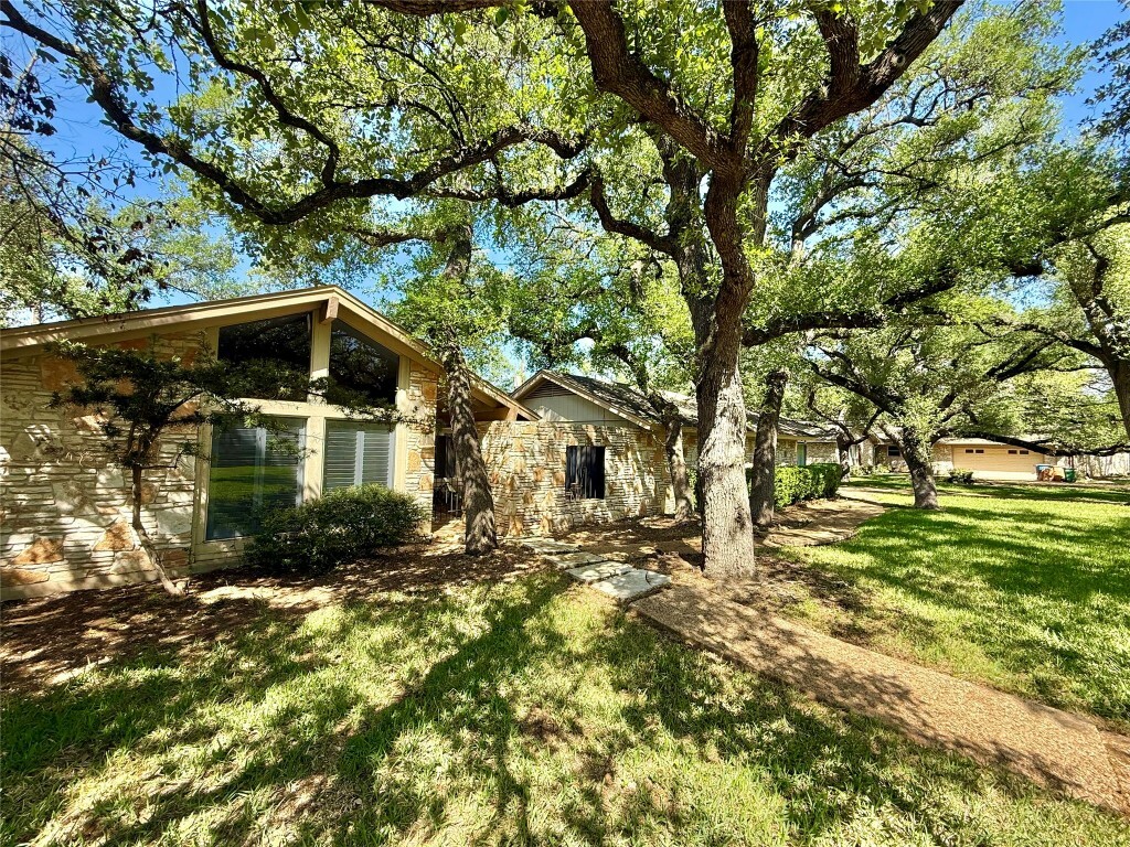 Property Photo:  11906 Brookwood Circle  TX 78750 