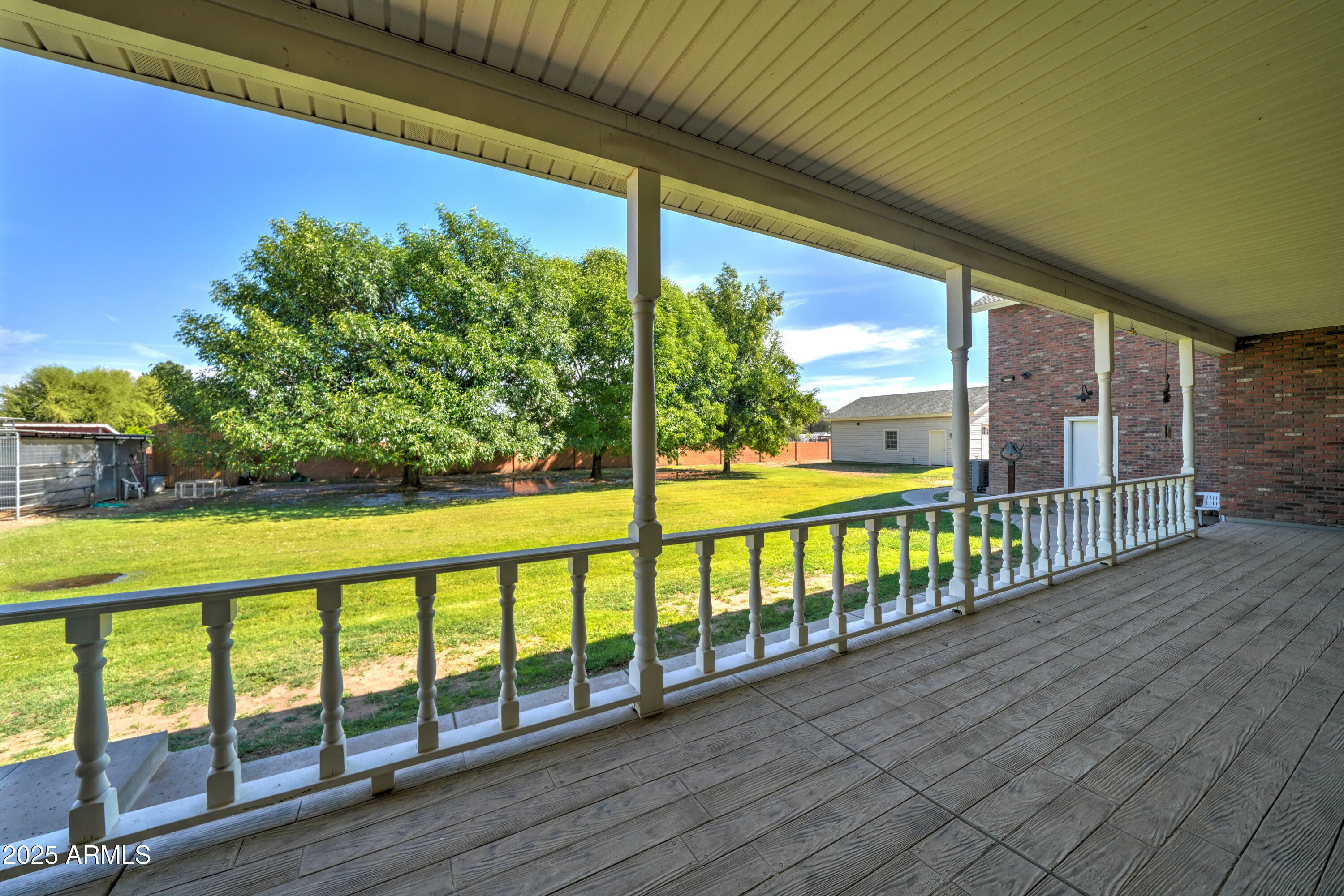 Property Photo: 424 E Lehi Road AZ 85203