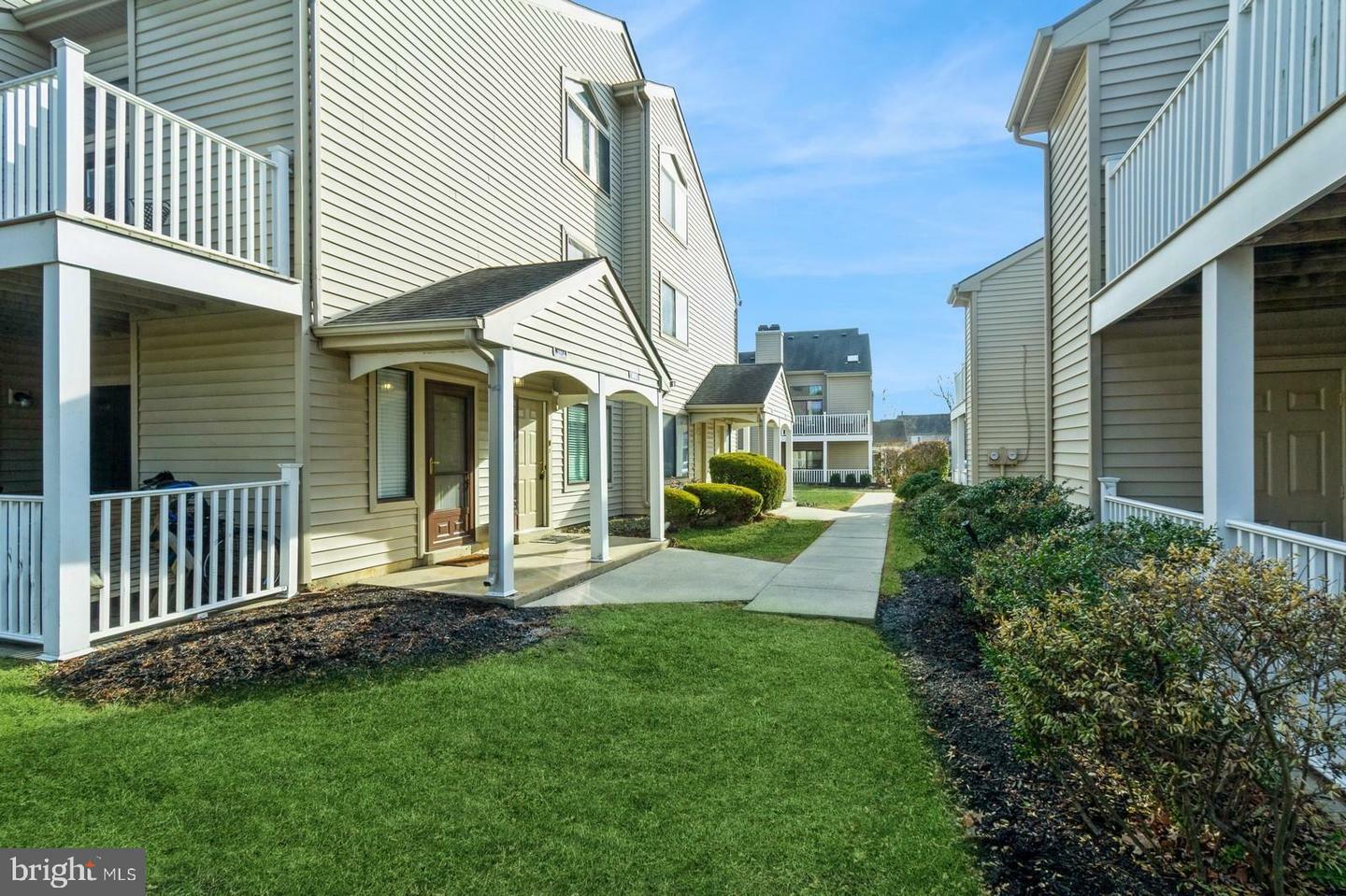 Property Photo:  1013 Gregory Way  NJ 08043 
