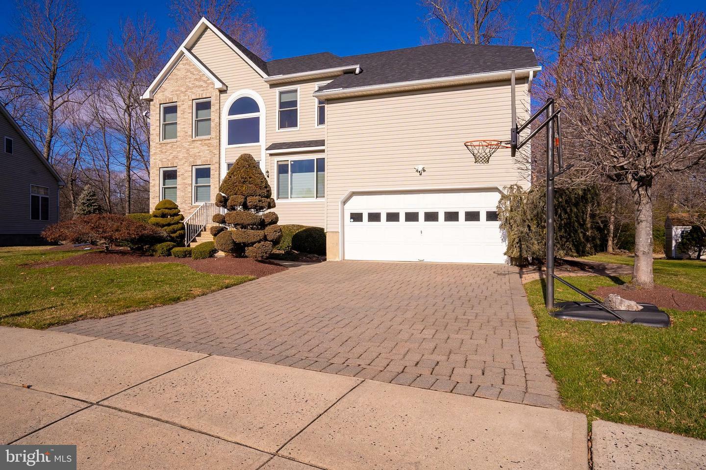 Property Photo:  42 Yorktown Road  NJ 08852 