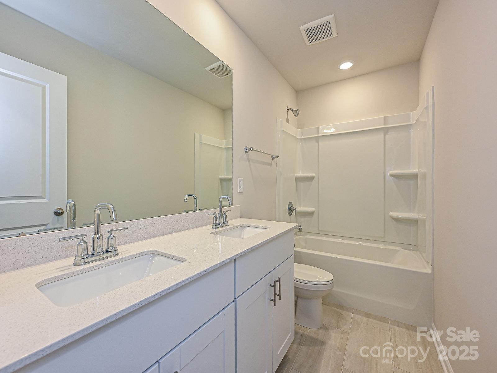 Property Photo: 1412 Windy Park Drive NC 28164