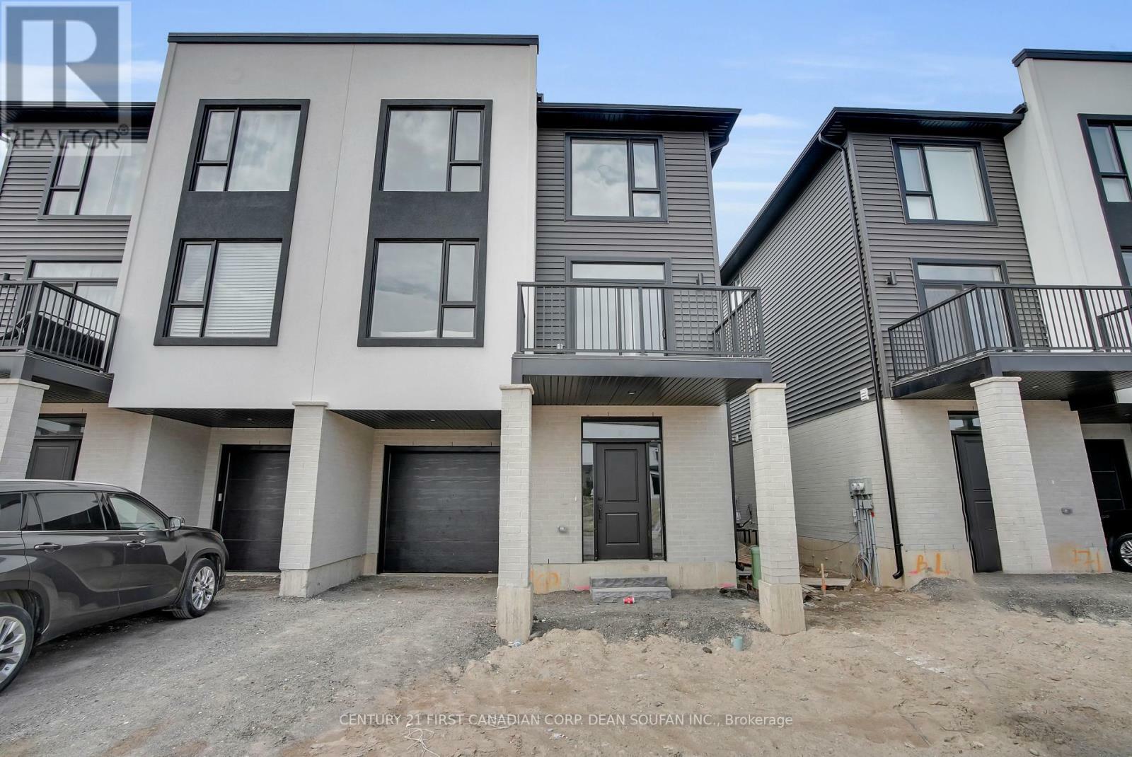 Property Photo: 775 Banyan Lane ON N6G 5B1