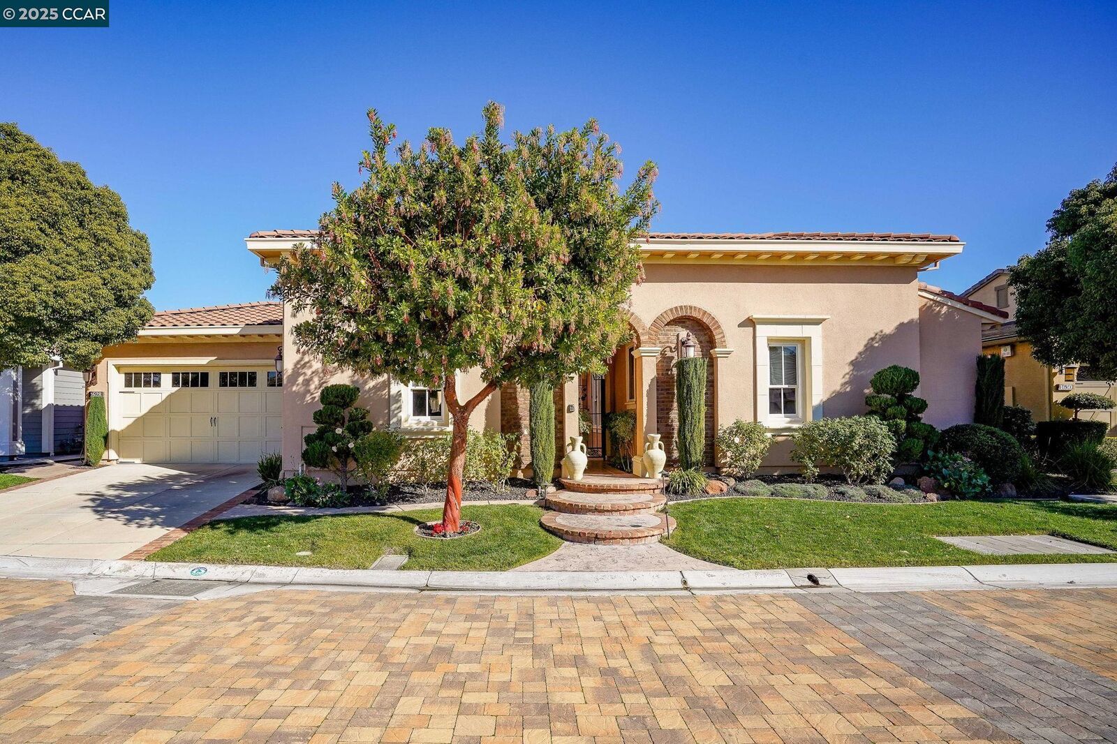 Property Photo: 1628 Healing Rock Ct CA 92413