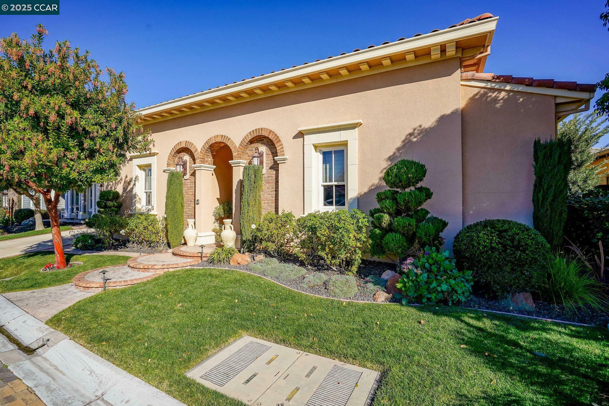 Property Photo:  1628 Healing Rock Ct  CA 92413 