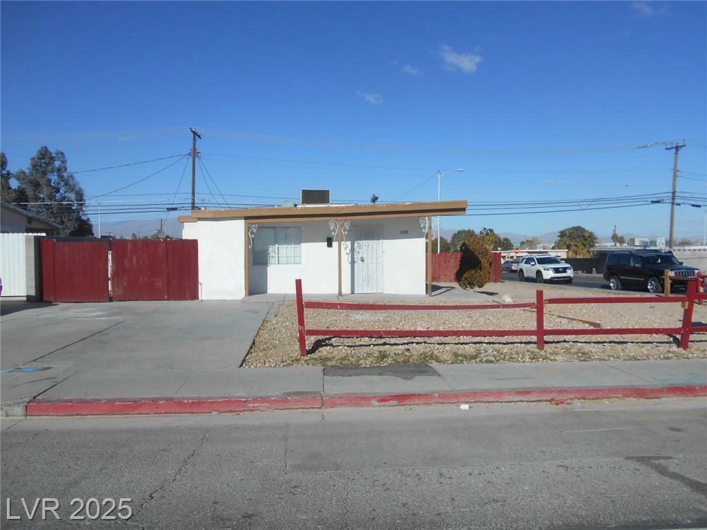 Property Photo: 2137 East Saint Louis Avenue NV 89104