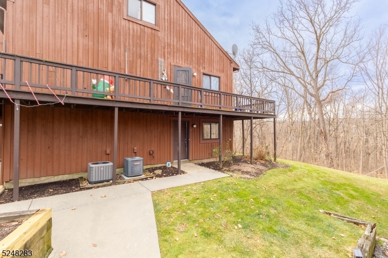 Property Photo:  5 Powderhorn Ct 1  NJ 07462 